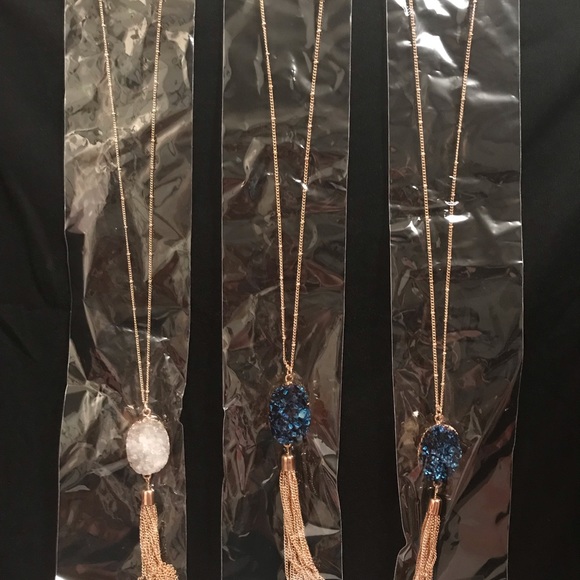 DRUZY Stone Pendant with Chain & Tassel - Picture 3 of 3